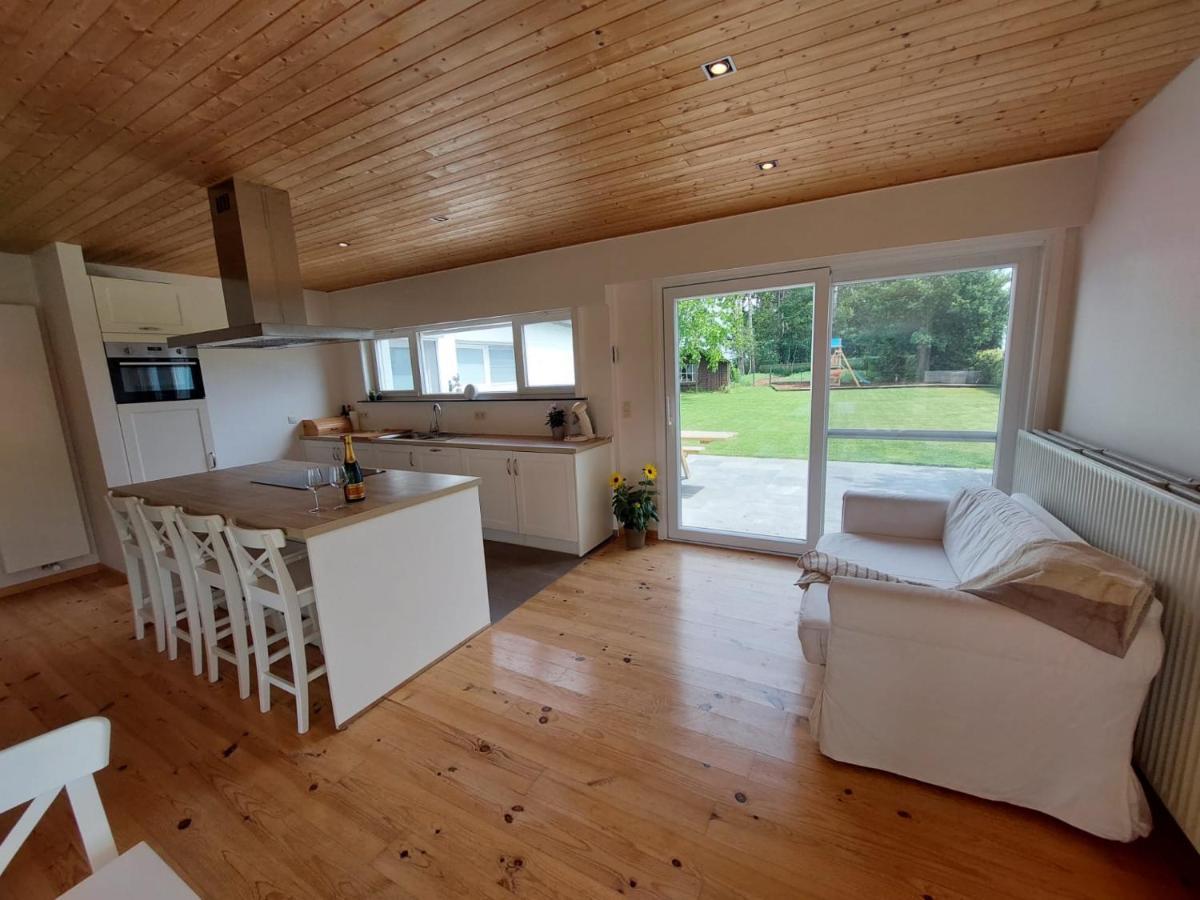 Vakantiewoning Met Permanent Verwarmd Zwembad En Sauna Koekelare Exterior foto