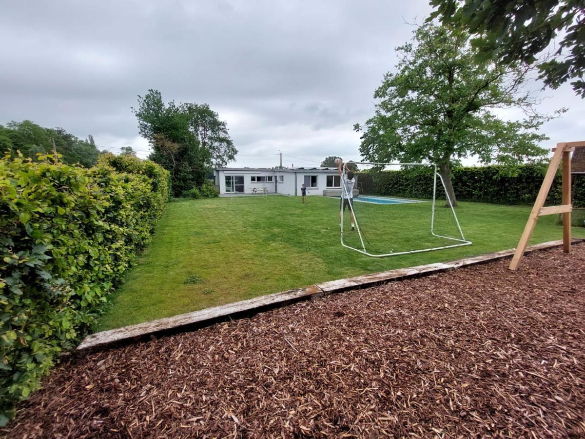 Vakantiewoning Met Permanent Verwarmd Zwembad En Sauna Koekelare Exterior foto