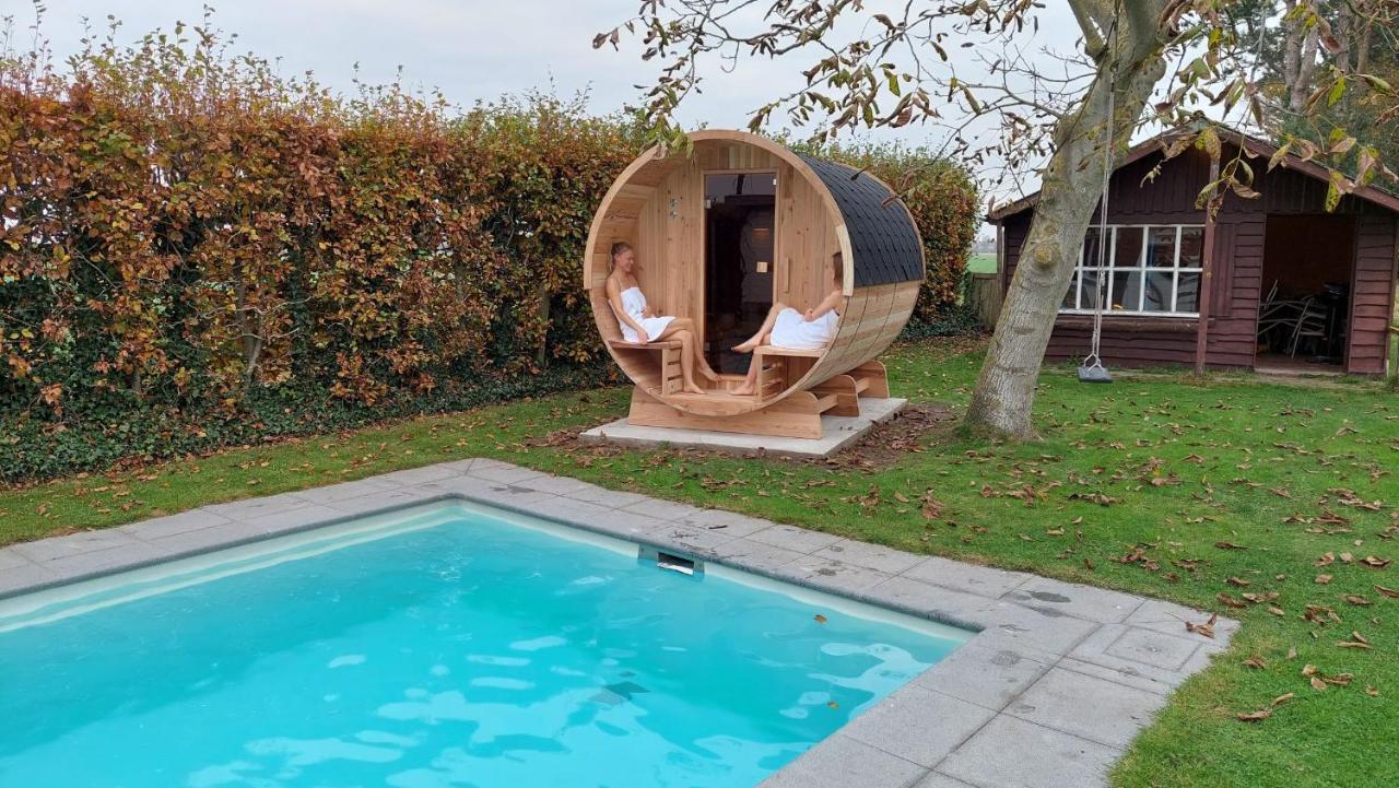 Vakantiewoning Met Permanent Verwarmd Zwembad En Sauna Koekelare Exterior foto